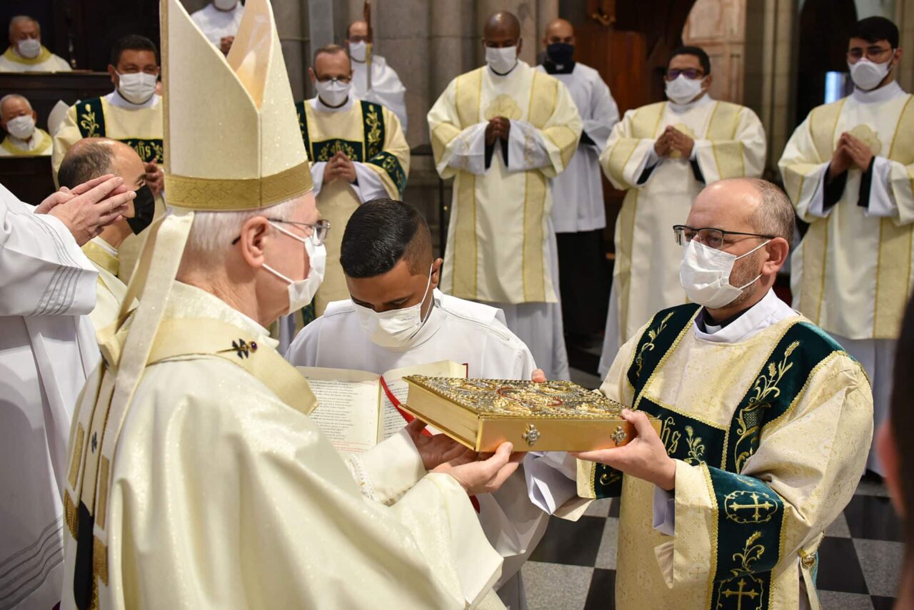 Dom Ngelo Preside A Missa Exequial Em Sufr Gio Do Di Cono Orlando