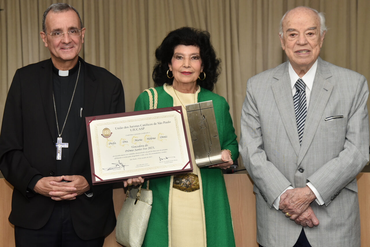 Juristas Cat Licos Conferem O Pr Mio Santo Ivo Profa Dra Maria