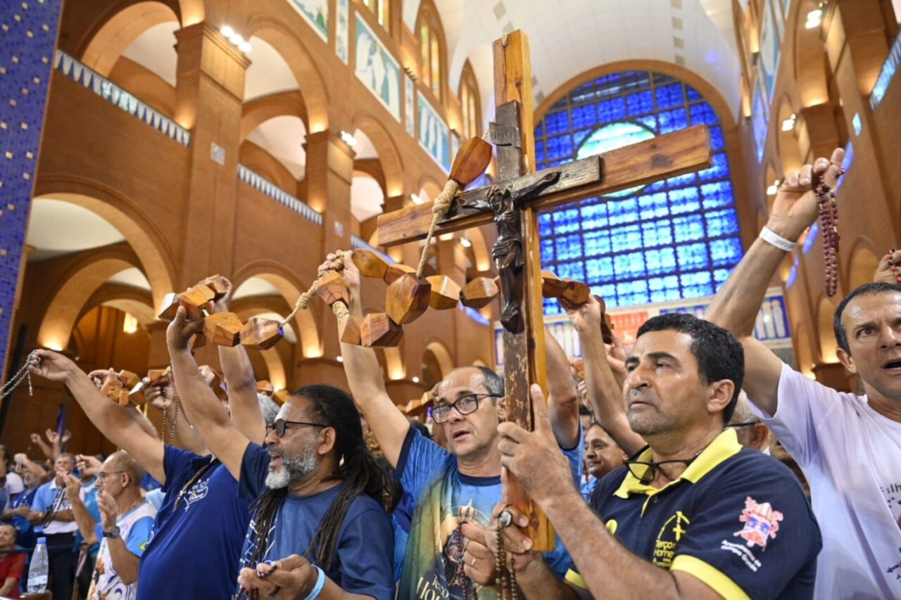 16ª Romaria do Terço dos Homens leva milhares de fiéis ao Santuário