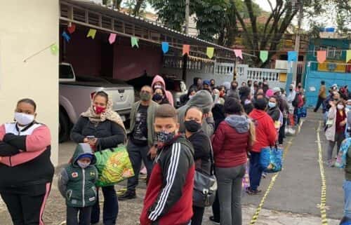 Regiao Lapa Pastoral Social distribuiu alimentos e roupas credito arquivo paroquial e