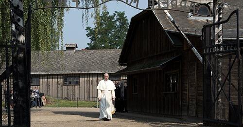 Papa: recordar o Holocausto para que não aconteça outra vez