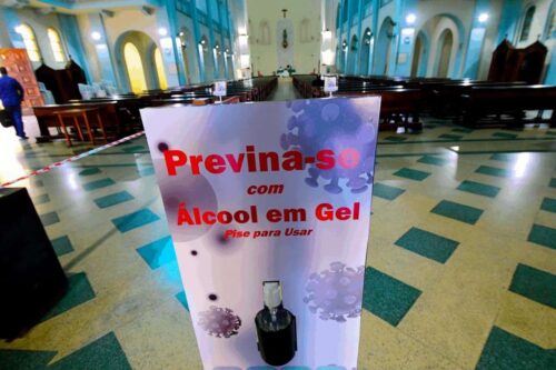 igreja alcool gel