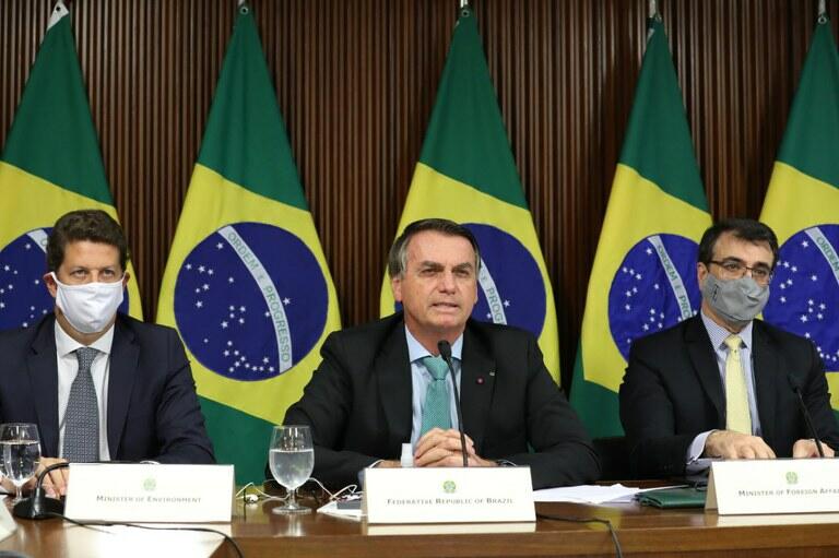 Na Cúpula do Clima, Bolsonaro assume compromissos de combate ao desmatamento e à emissão de gases poluentes