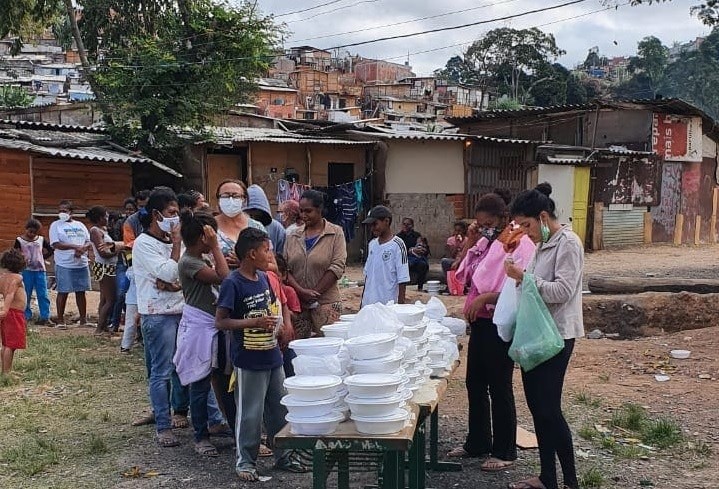 Comunidade Nossa Senhora Aparecida distribui marmitas na Brasilândia, Jornal O São Paulo