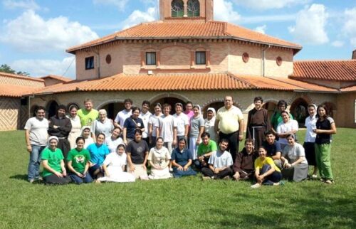 Conferpar Rejop Encontro de jovens religiosos e religiosas no Paraguai foto de
