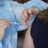 Vacina contra a influenza começa a ser aplicada em novos grupos na capital