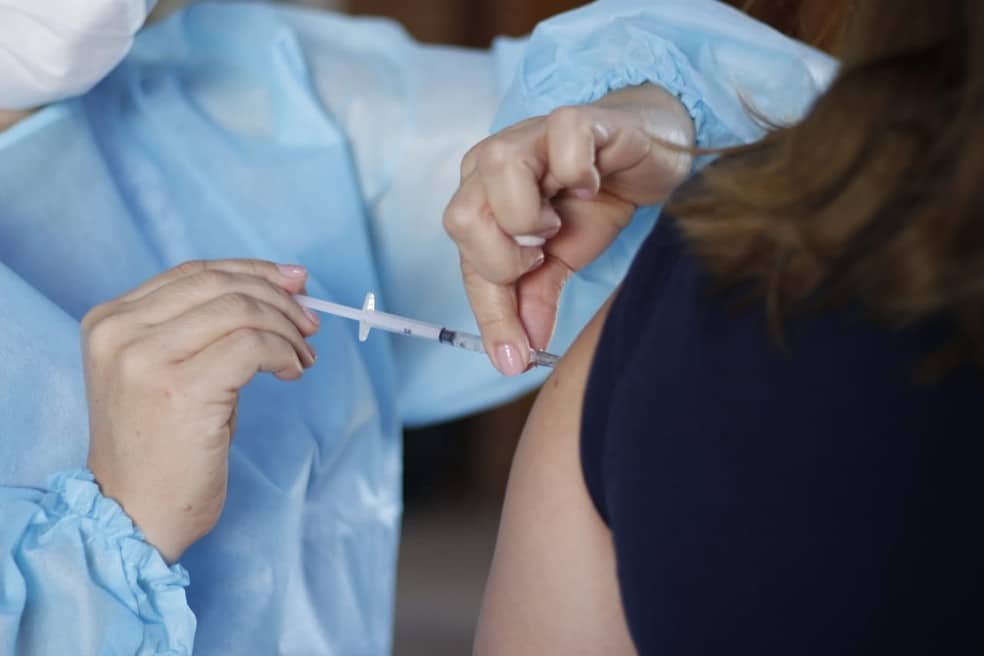 COVID-19: vacinação em massa tem resultados positivos em Botucatu, Jornal O São Paulo