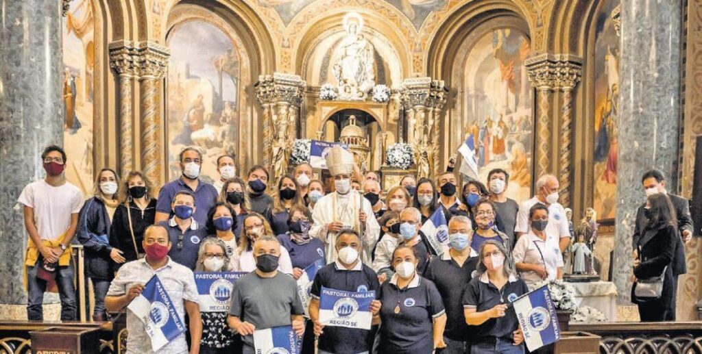 Dom Carlos Lema Garcia preside missa no encerramento da Semana Nacional da Família, Jornal O São Paulo