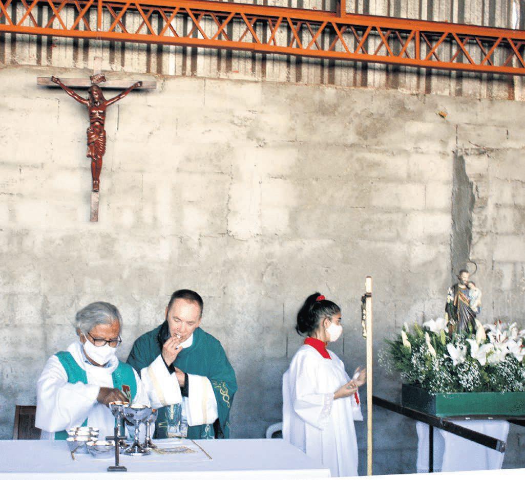 Primeira missa é celebrada no terreno da nova matriz da Paróquia São José