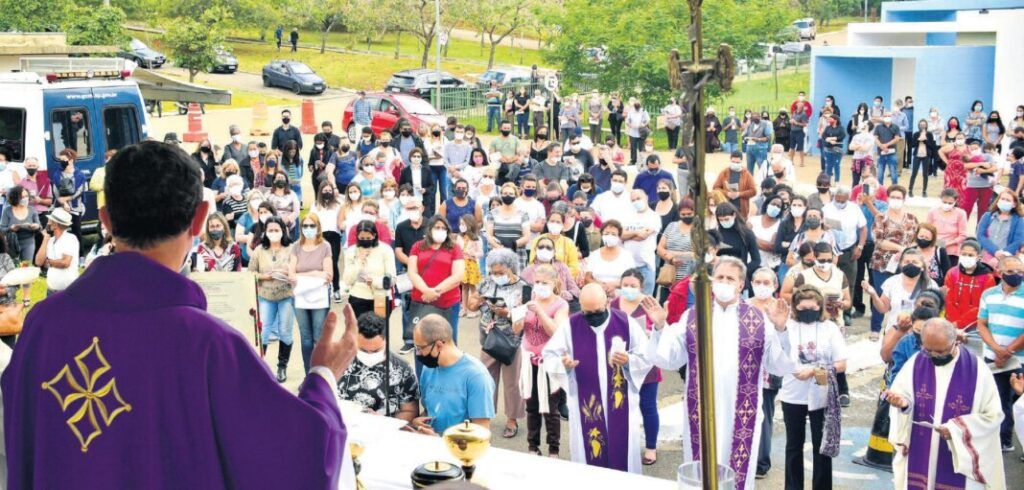 Vítimas da COVID-19 são recordadas em missa no maior cemitério da América Latina, Jornal O São Paulo