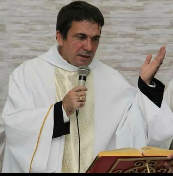 Padre Cássio José Leite Esteves morre aos 58 anos