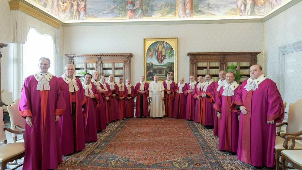 Papa à Rota Romana: promover a cultura da escuta, condição prévia da cultura do encontro