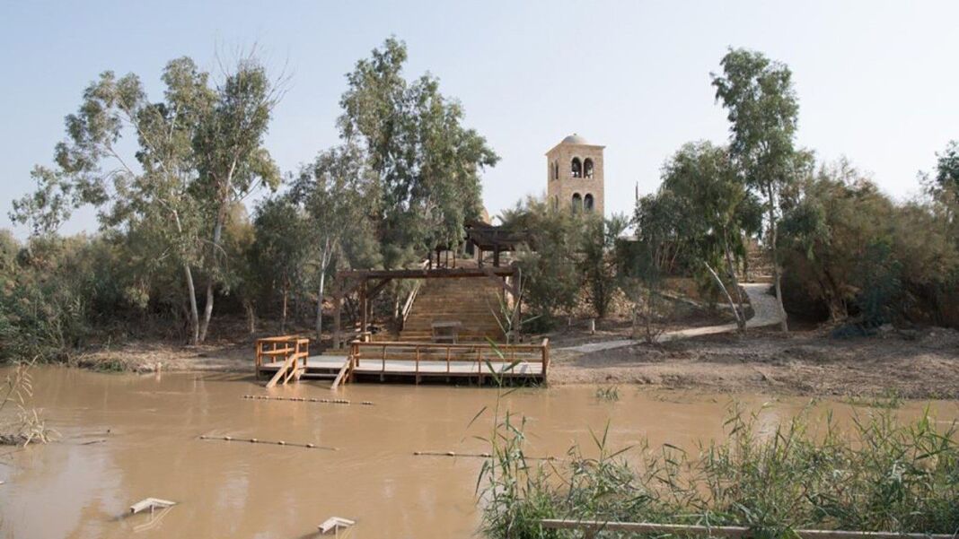 Local do Batismo de Jesus: de campo minado a lugar de oração
