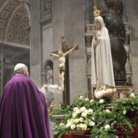 A súplica do Papa a Nossa Senhora: 'que cesse esta guerra cruel e insensata que ameaça o mundo'