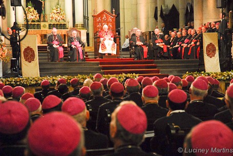Em 2007, Papa Bento XVI falava ao episcopado brasileiro na Catedral da Sé, Jornal O São Paulo