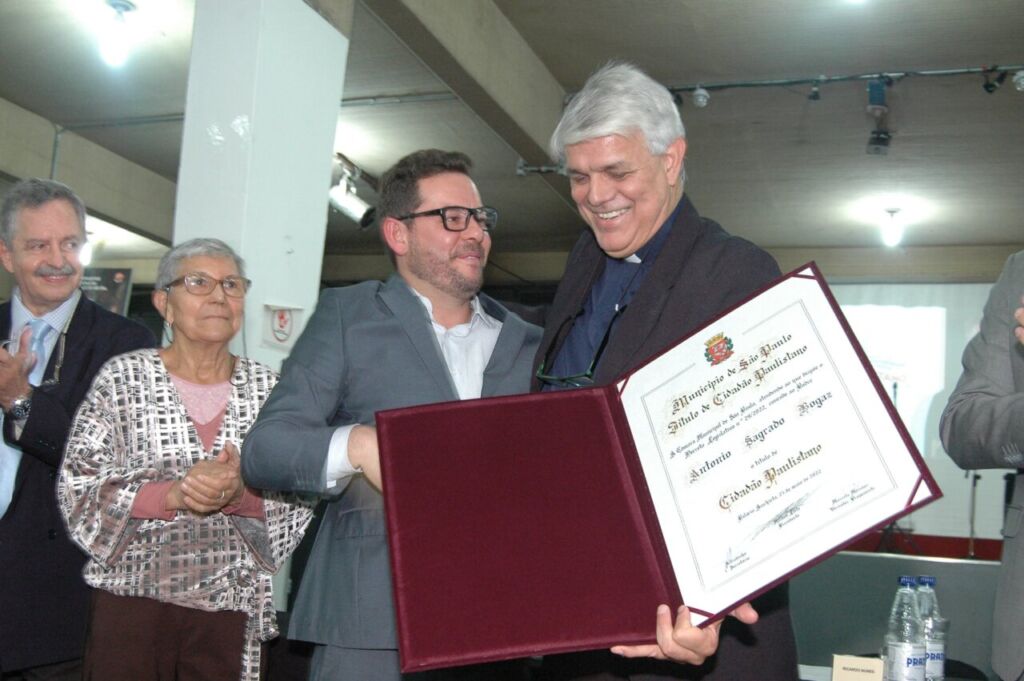 Câmara Municipal confere ao Padre Bogaz o título de Cidadão Paulistano, Jornal O São Paulo