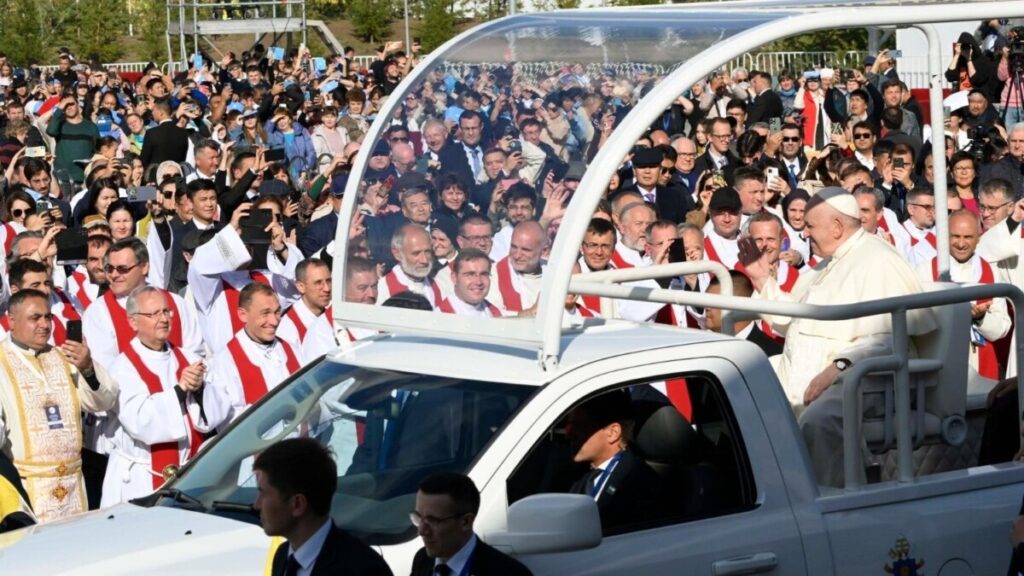 Papa no Cazaquistão: ‘Somos todos criaturas, não onipotentes’, Jornal O São Paulo