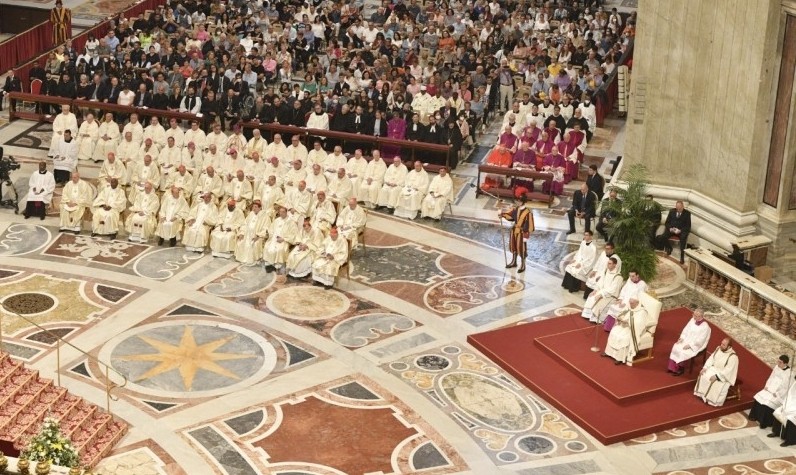 O Papa: o Concílio nos ensina a estar no mundo como servidores do Reino de Deus, Jornal O São Paulo