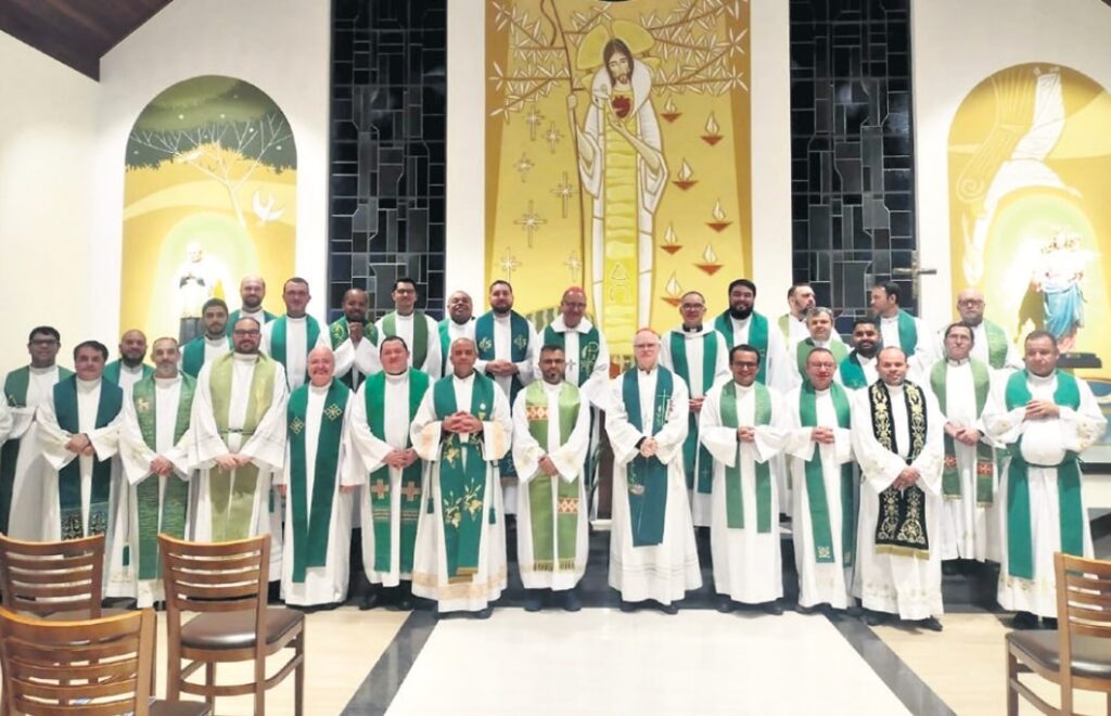 Padres novos participam de encontro anual com o Cardeal Scherer, Jornal O São Paulo