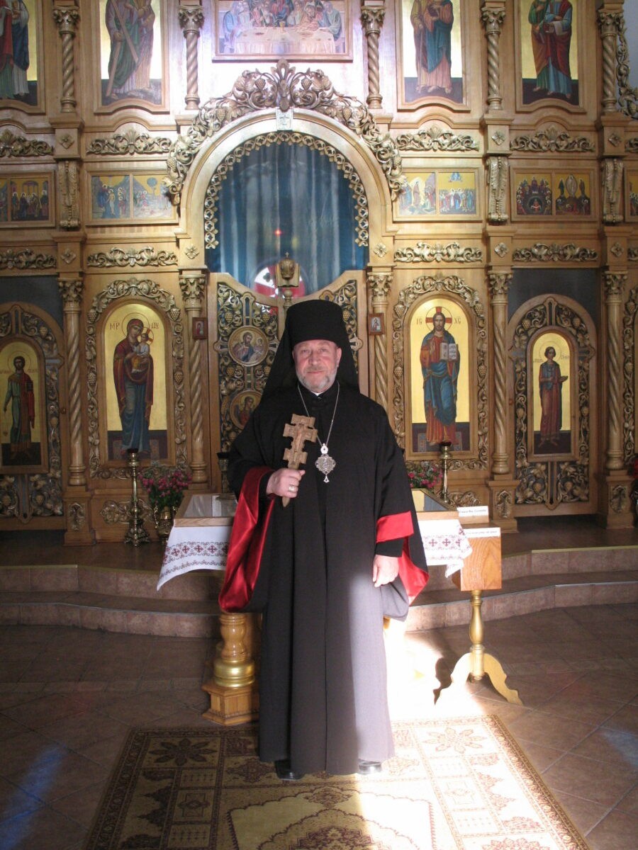 Militares russos prendem dois padres católicos na Ucrânia - Jornal O ...