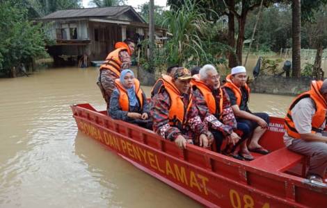 Cristãos na Malásia se solidarizam com desalojados após inundações, Jornal O São Paulo