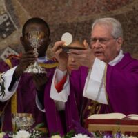 Cardeal Leonardo Steiner toma posse de sua Igreja titular em Roma