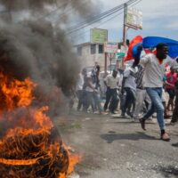 18-pelo-mundo-violencia-haiti