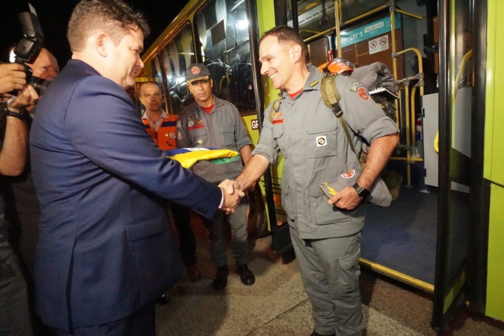 Bombeiros, médicos militares e membros da Defesa Civil embarcam para Turquia, Jornal O São Paulo