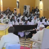 Papa ao clero do Sudão do Sul: os pastores devem estar no meio do povo