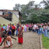 Brasilândia: Jovens participam de encenação da Via-Sacra no Santuário Mãe Rainha