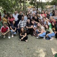 Com a presença de Dom Rogério, jovens evangelizam no Parque Trianon