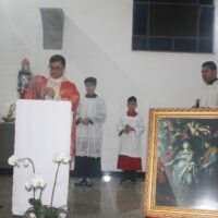 Fiéis festejam a padroeira e os 50 anos de criação da Paróquia Santa Domitila