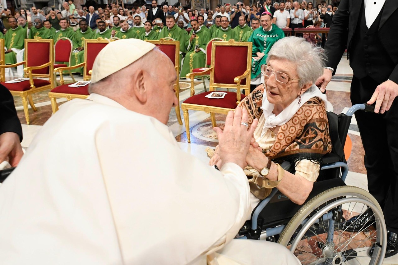 26 papa francisco dia avos01