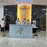 Dom Odilo abençoa altar no jubileu de 40 anos da Paróquia Santa Rosa de Lima