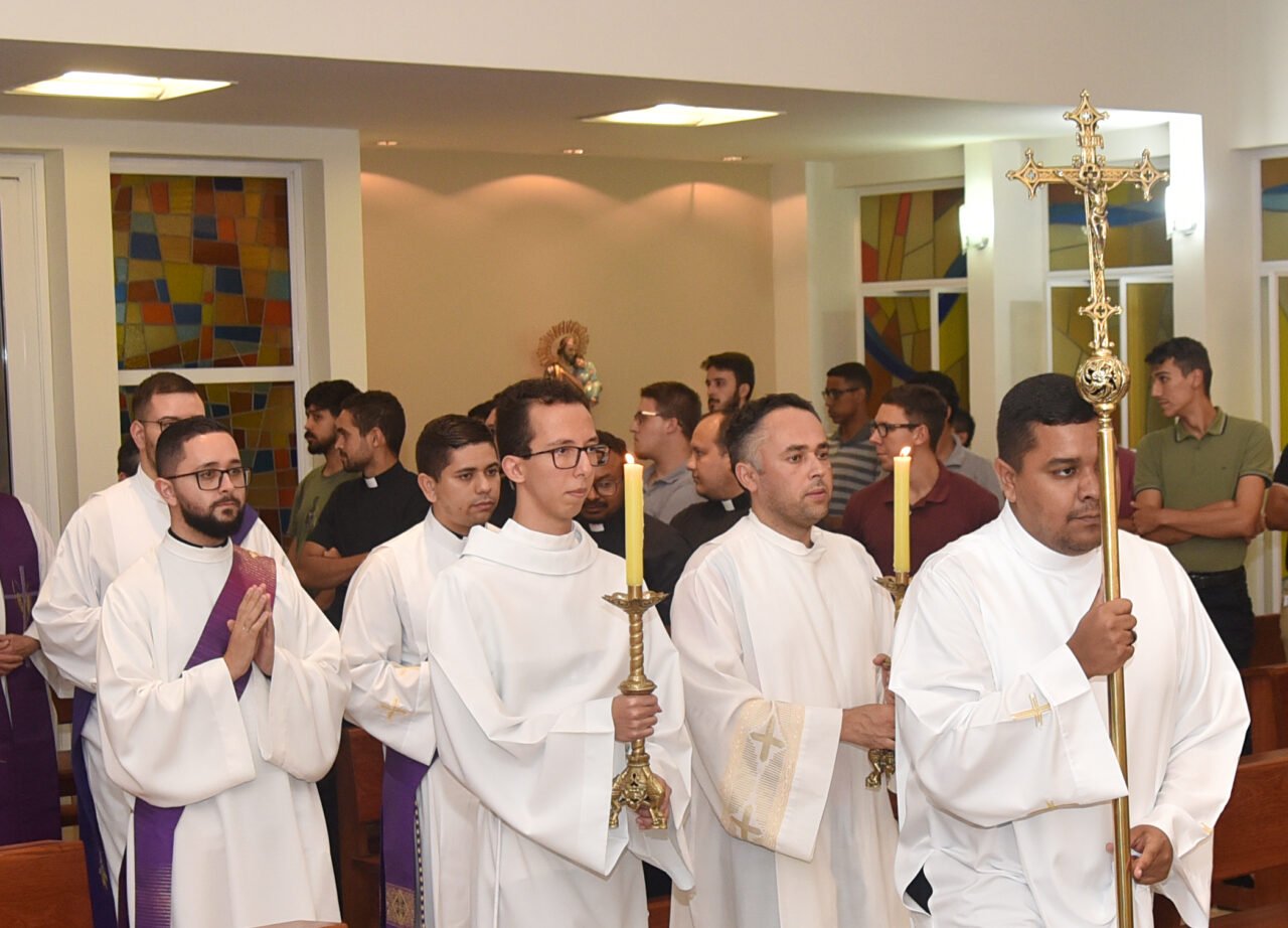 No Seminário de Teologia, seminaristas são configurados ao Cristo, Bom ...