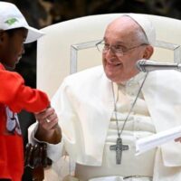 Papa-e-criancas_Vatican-Media