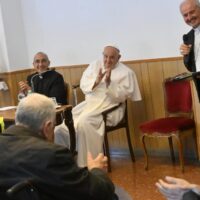 Papa-e-Padres-idosos2_Vatican-Media