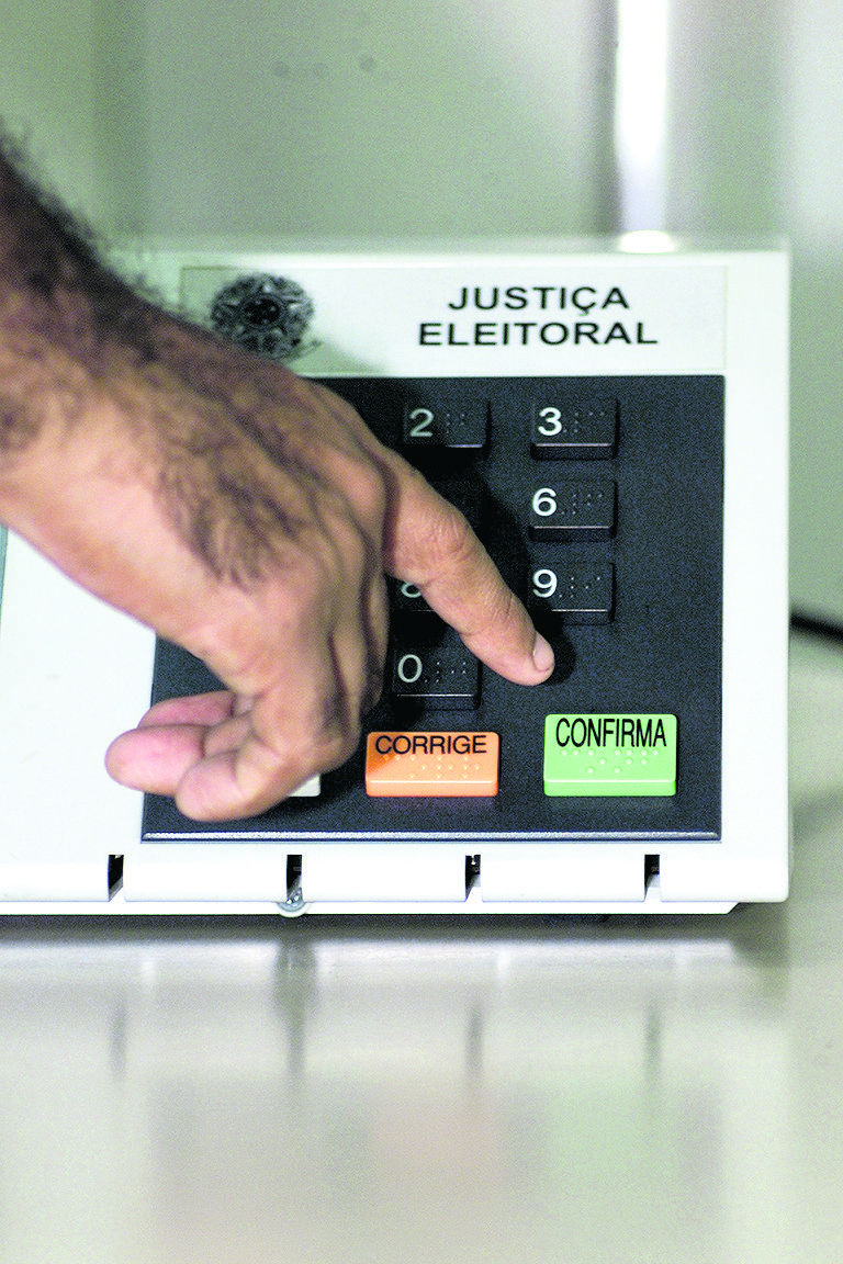 O passe e o voto - Jornal O São Paulo