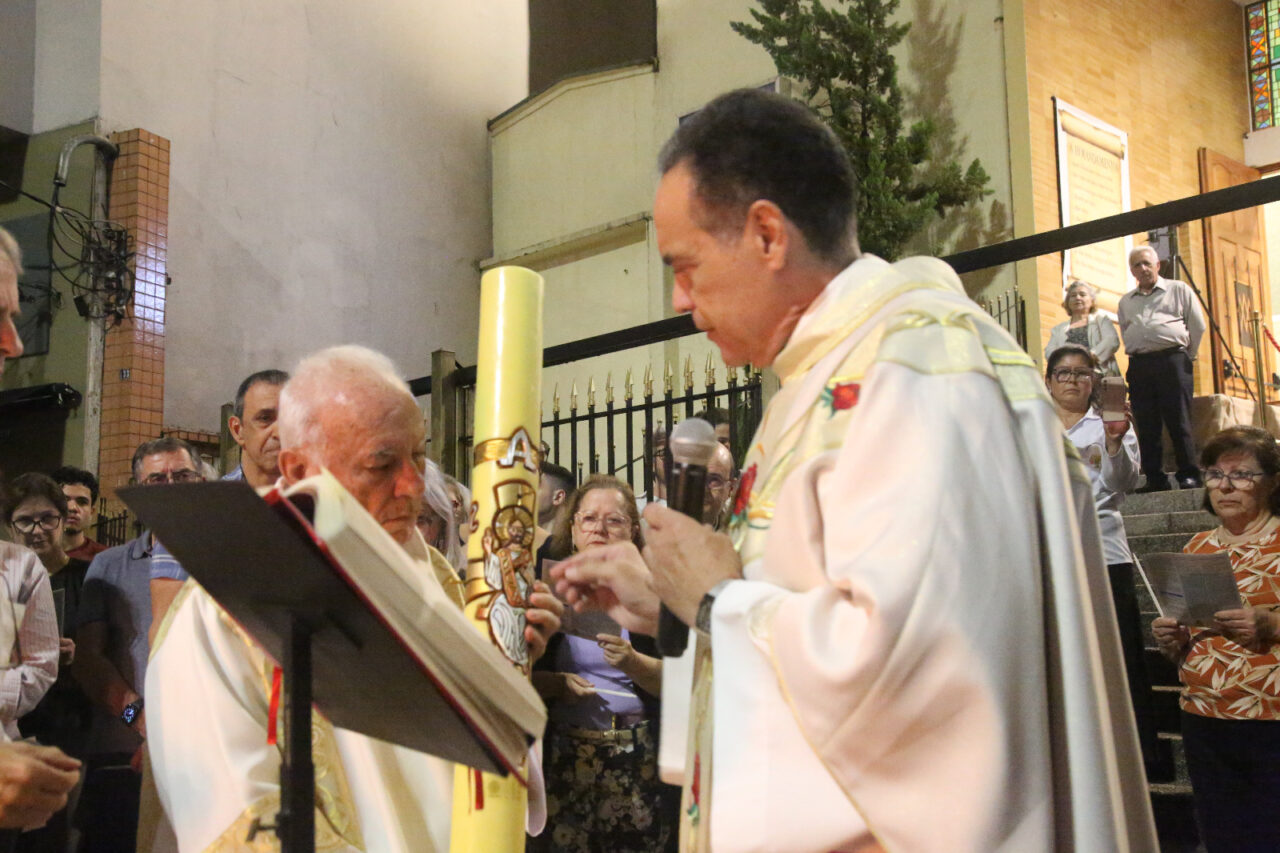 Ipiranga: Padre Jorge Bernardes preside Vigília Pascal - Jornal O São Paulo