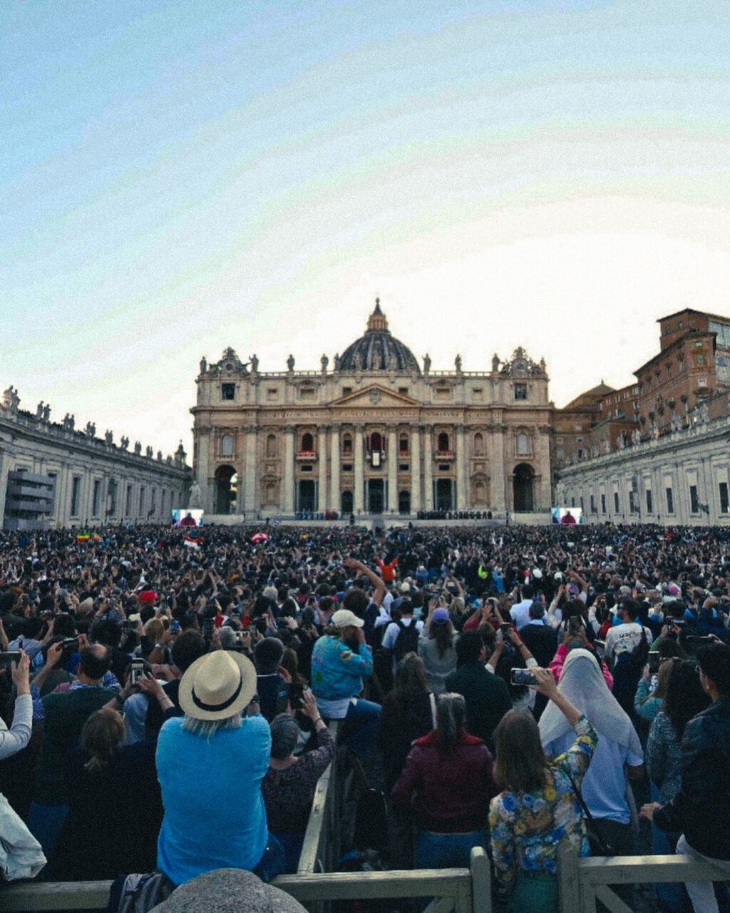 Até os pagãos pararam para esperar o novo Pontífice - Jornal O São Paulo
