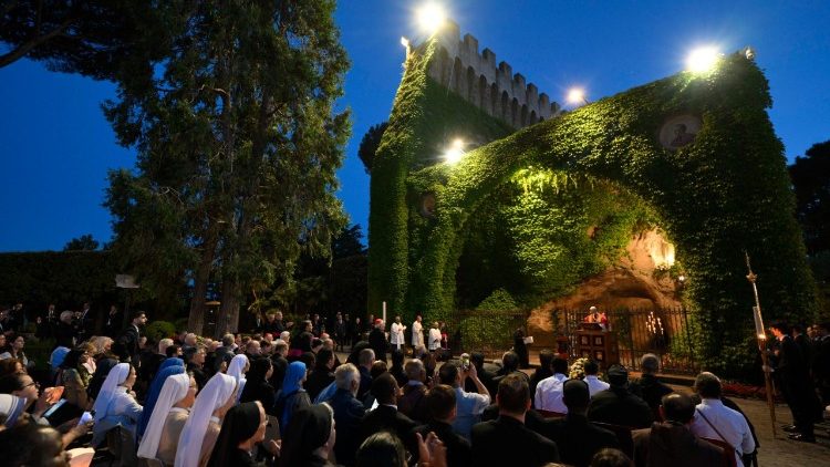 Papa Leão XIV: com Maria, percorramos nosso caminho em seguimento a Jesus - Jornal O São Paulo