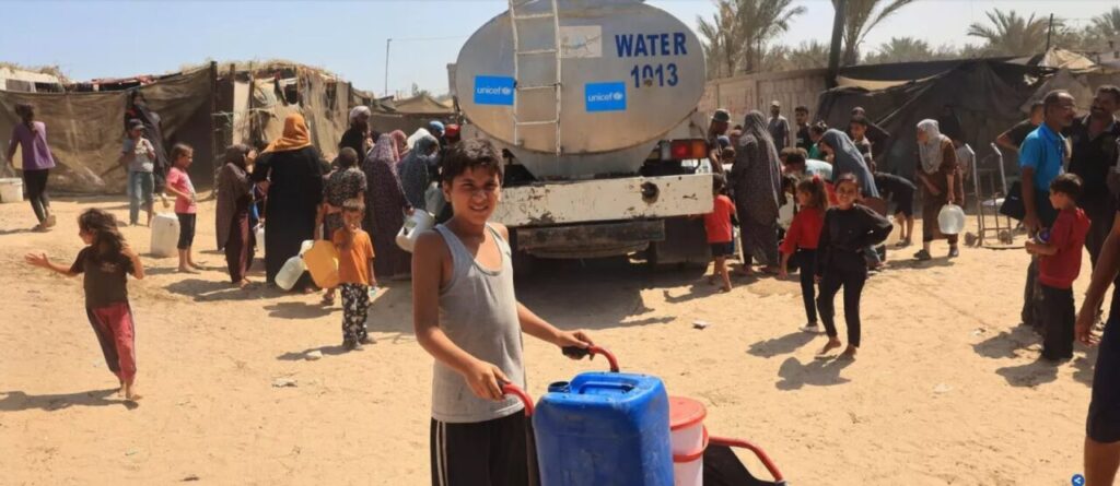 Em Gaza, oito crianças mortas na fila de distribuição de água