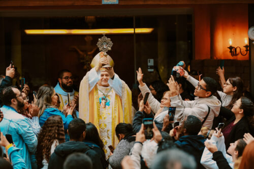 Em Santo Amaro, canonização de Carlo Acutis é festejada em paróquia a ele dedicada