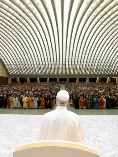 Papa: que as religiões sirvam para libertar o povo do preconceito, da ira e do ódio