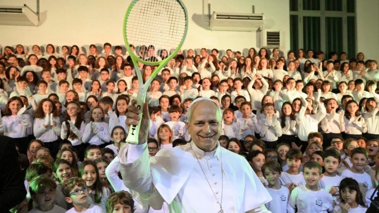 Papa visita escola em Castel Gandolfo: o Natal é um convite a proclamar a paz e a unidade - Jornal O São Paulo