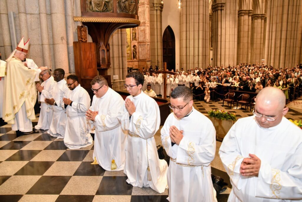 Dom Odilo ordena 7 diáconos: servidores da Palavra, do altar e da caridade - Jornal O São Paulo