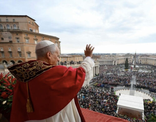 Leão XIV na Urbe et Orbi: no caminho da paz, colocar-se no lugar de quem sofre
