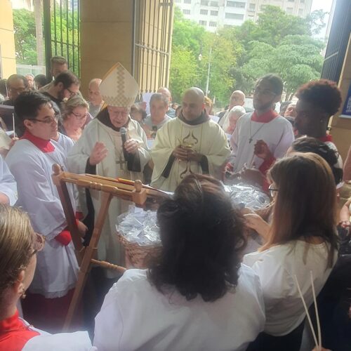 Na Sé, fiéis participam de missas de Natal e da epifania do Senhor