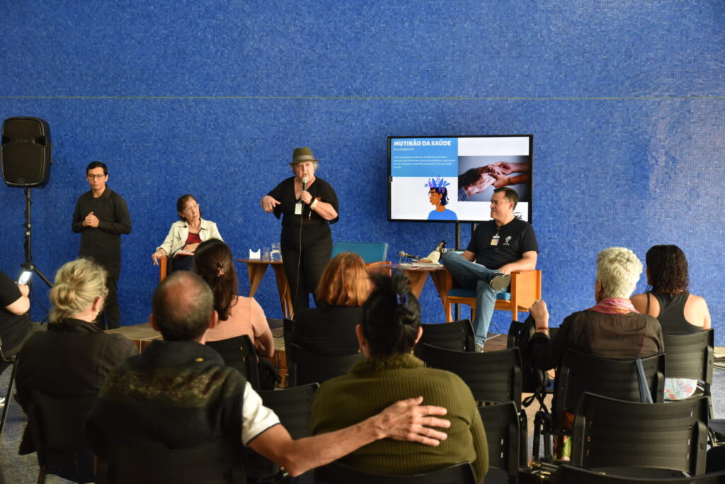 ‘Invisíveis’, cuidadores de pessoas com Alzheimer unem-se para mútuo apoio e reconhecimento social - Jornal O São Paulo