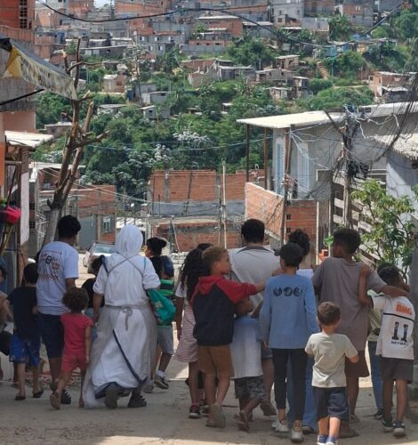 Na Brasilândia, Irmãs Missionárias da Caridade realizam atividade missionária com crianças e jovens - Jornal O São Paulo
